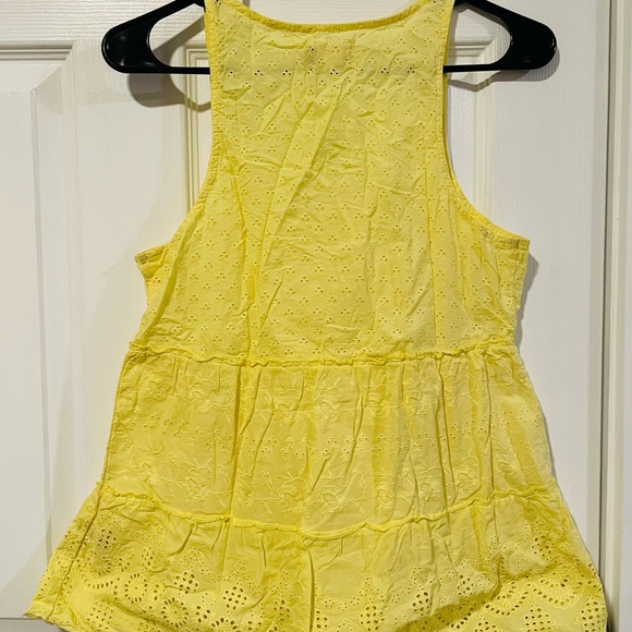 SO tank top blouse .Flower pattern lace .Great condition size M - Picture 2 of 3